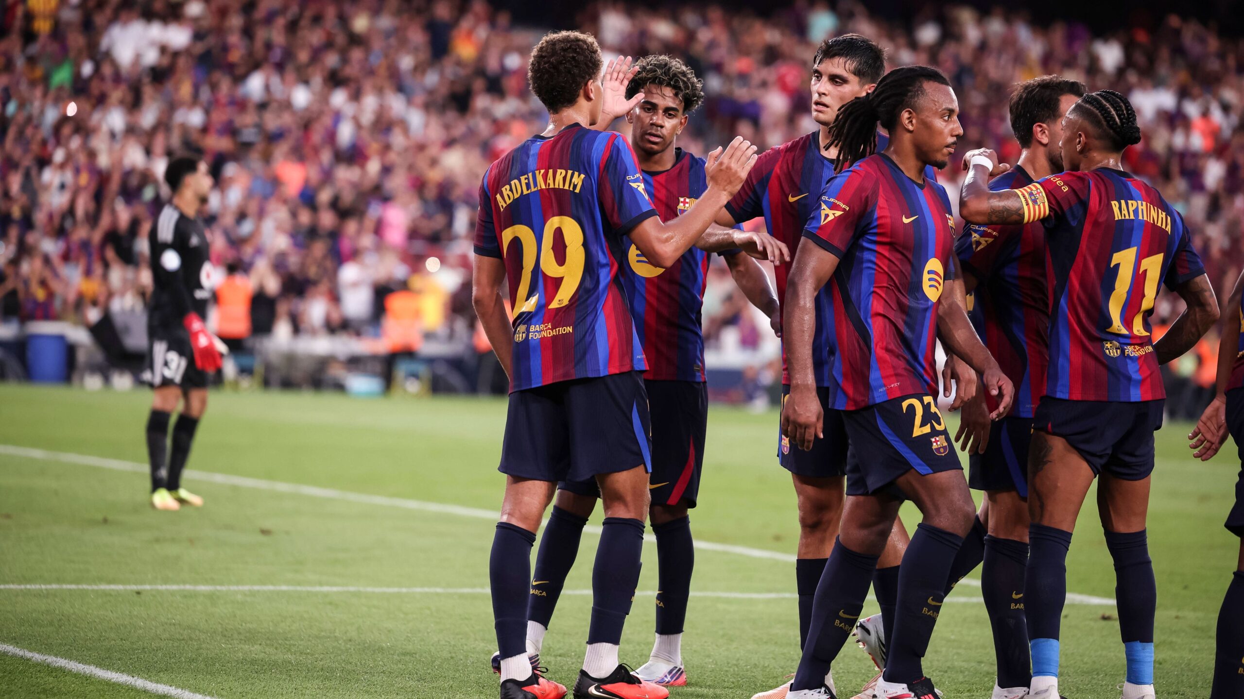 قنوات بث مباراة إلتشي وبرشلونة في الدوري الإسباني 2026 2027 وكيفية المشاهدة عبر الإنترنت