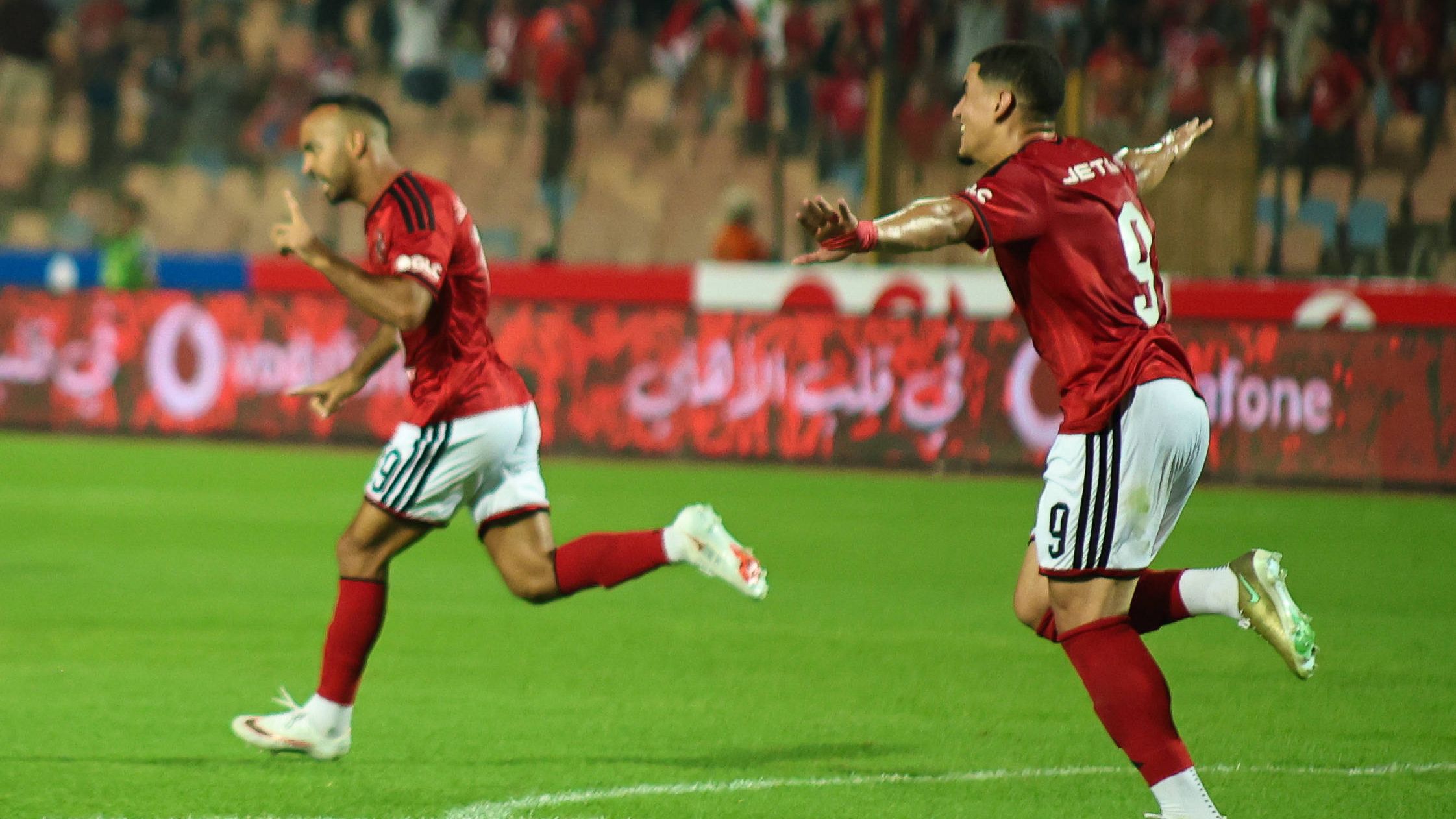 ما هي القنوات الناقلة لمباراة زد والأهلي في الدوري المصري 2026 2027 وكيف يمكن مشاهدتها عبر الإنترنت