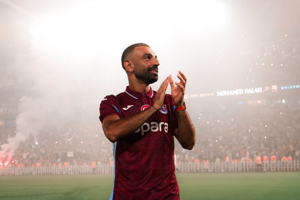 محمد صلاح يقود فريق طرابزون لمواجهة فيرينسفاروشي في دوري أوروبا