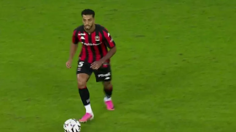 محمد عبد المنعم يشارك مجدداً مع فريق نيس في الدوري بعد تعافيه الكامل