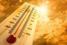 حالة الطقس غدًا شبورة ورياح مثيرة للأتربة وارتفاع الأمواج على السواحل