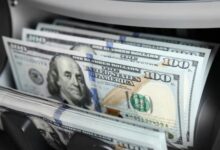 سعر الدولار اليوم في البنوك المصرية كم سجل الآن وقبل نهاية التعاملات