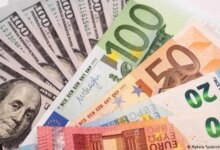سعر العملات الأجنبية اليوم الجمعة استقرار الدولار واليورو في البنوك